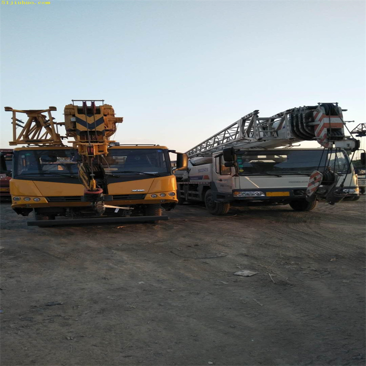 名山吊车吊挖机正确办法